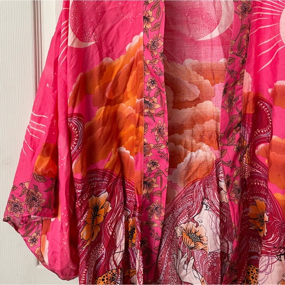 Boutique boho pink moon floral waist tie kimono - Picture 3 of 5